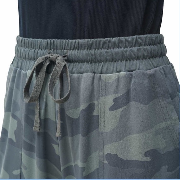 Splendid Camo Jogger Pants Large - Picture 4 of 5